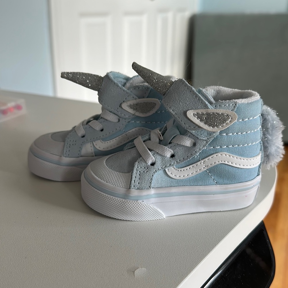 Baby unicorn vans